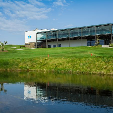 Royal Obidos Scenic Resort Praia del Rei Exteriör bild The clubhouse at the Vale Golf Resort