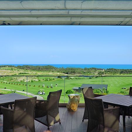 Royal Obidos Scenic Resort Praia del Rei Exteriör bild View from the clubhouse
