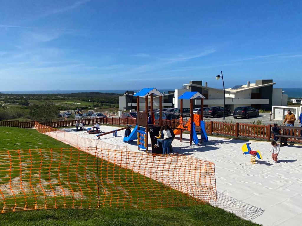 Royal Obidos Scenic Resort Praia del Rei Exteriör bild Playground in the village