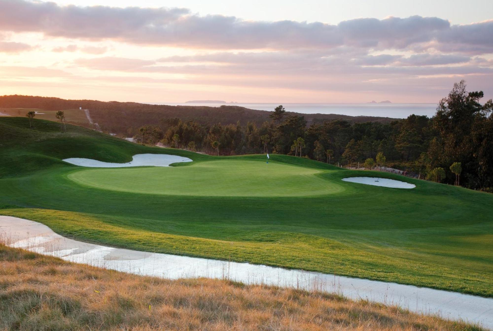 Royal Obidos Scenic Resort Praia del Rei Exteriör bild The 18th hole at Torrey Pines