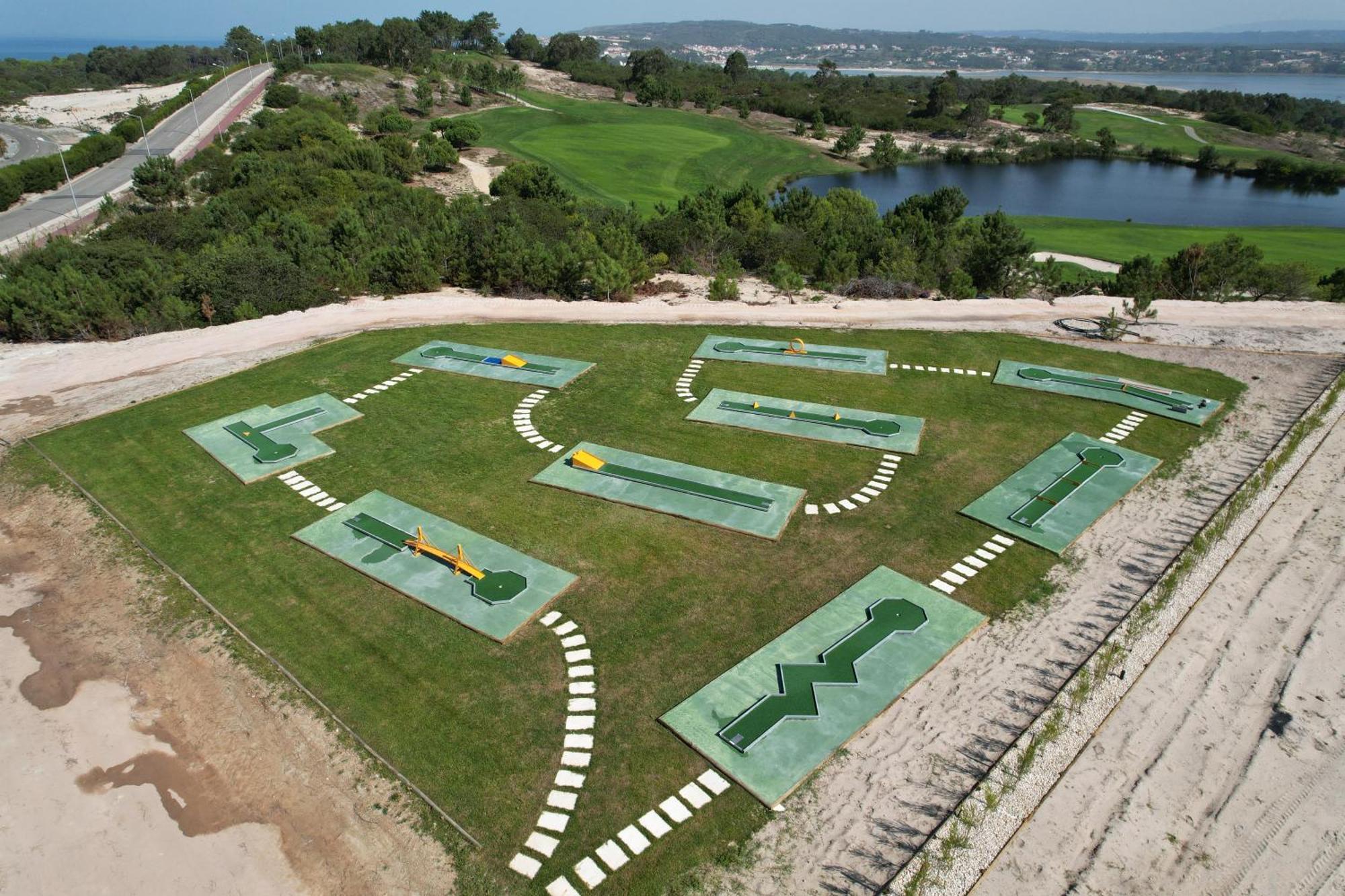 Royal Obidos Scenic Resort Praia del Rei Exteriör bild Aerial view of the 2015 World Championships course