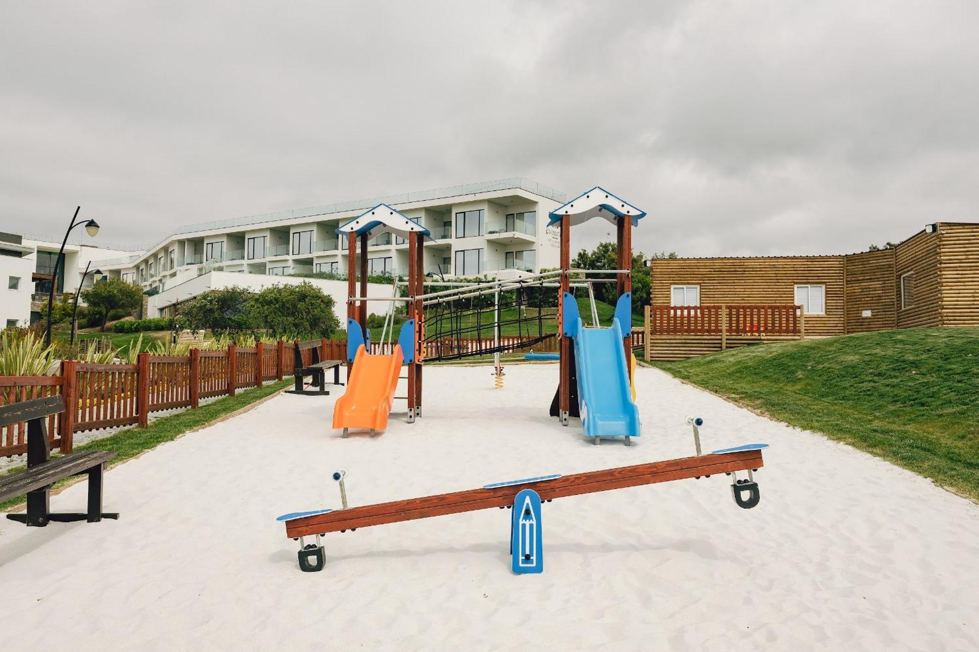 Royal Obidos Scenic Resort Praia del Rei Exteriör bild Playground in the village