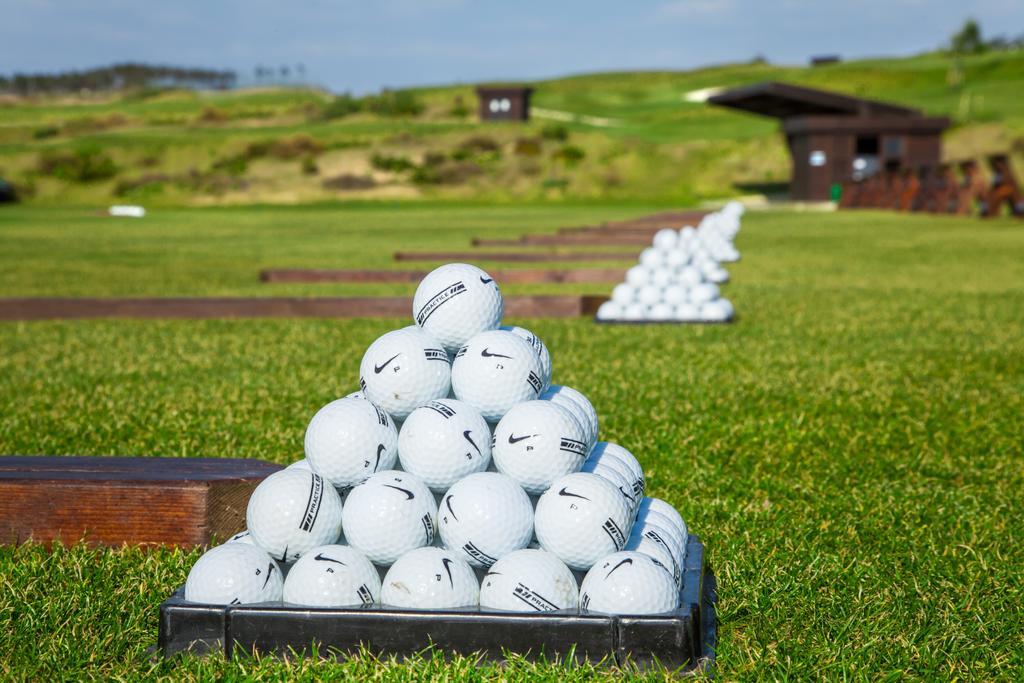 Royal Obidos Scenic Resort Praia del Rei Exteriör bild Golf balls